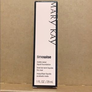 Mary Kay Matte-Wear Liquid Foundation Beige 3